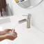 Robinet de salle de bain moderne à poignée simple et cascade Waterfall