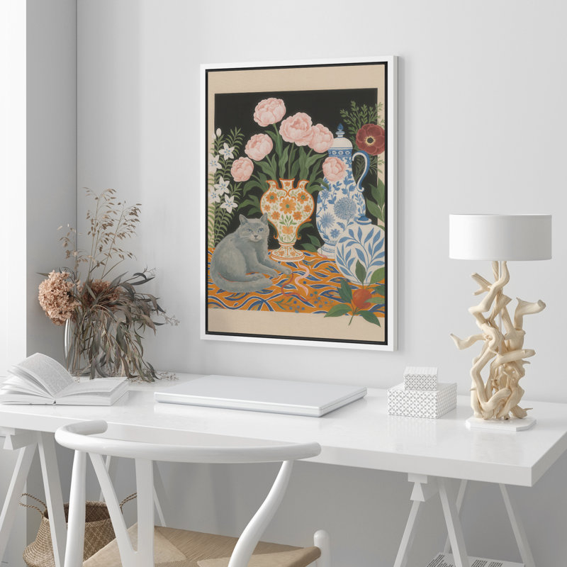 Art mural encadré gris chat et pivoines avec vases ornementaux - Nature morte fantaisiste pour chambre à coucher ou studio - Décor éclectique vibrant