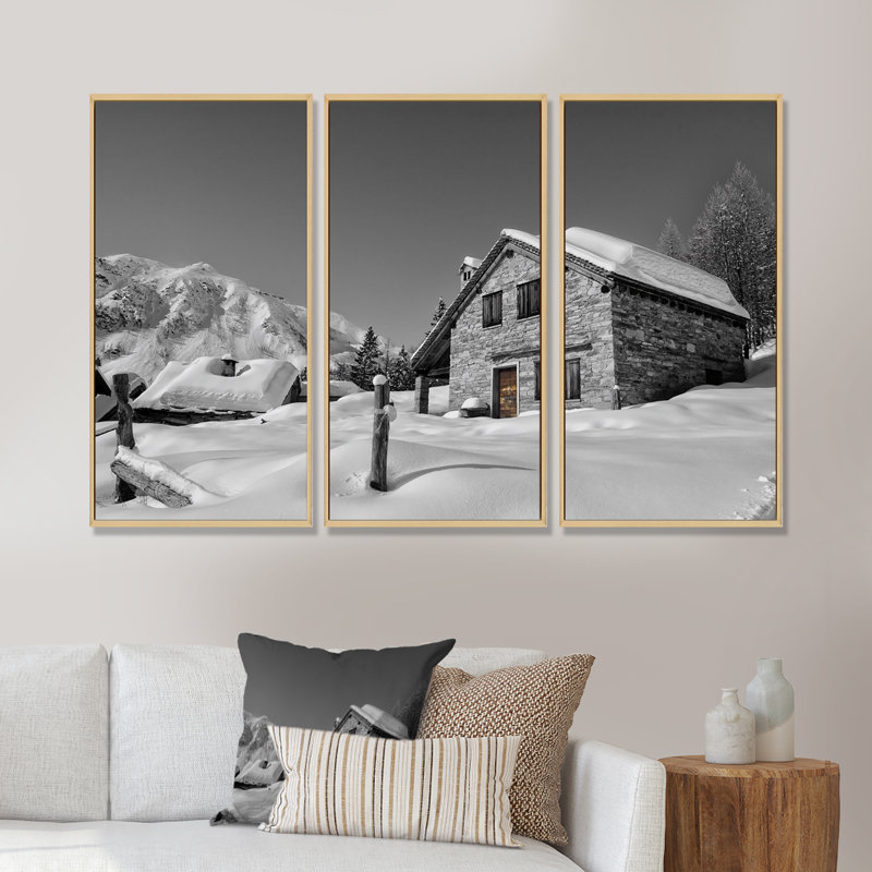 Alpine House On A Snowy Mountain - 3 pièces, reproduction sur toile, H 28 po x l 36 po x P 1 po, Cadre brun