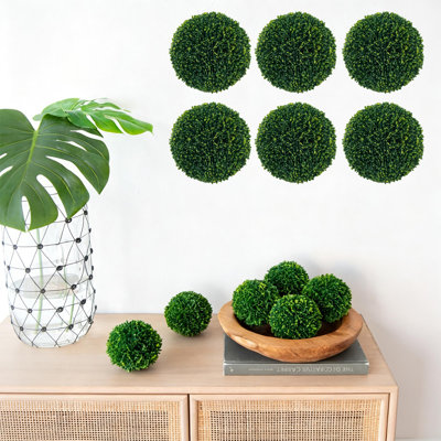 Lot de 6 boules de buis artificiel de 9,9 cm (3,9 po), boules de verdure artificielle résistantes aux UV, boules de topiaire artificielles en PE pour la décoration de table, de mur, de mariage et de maison (ensemble de 6)