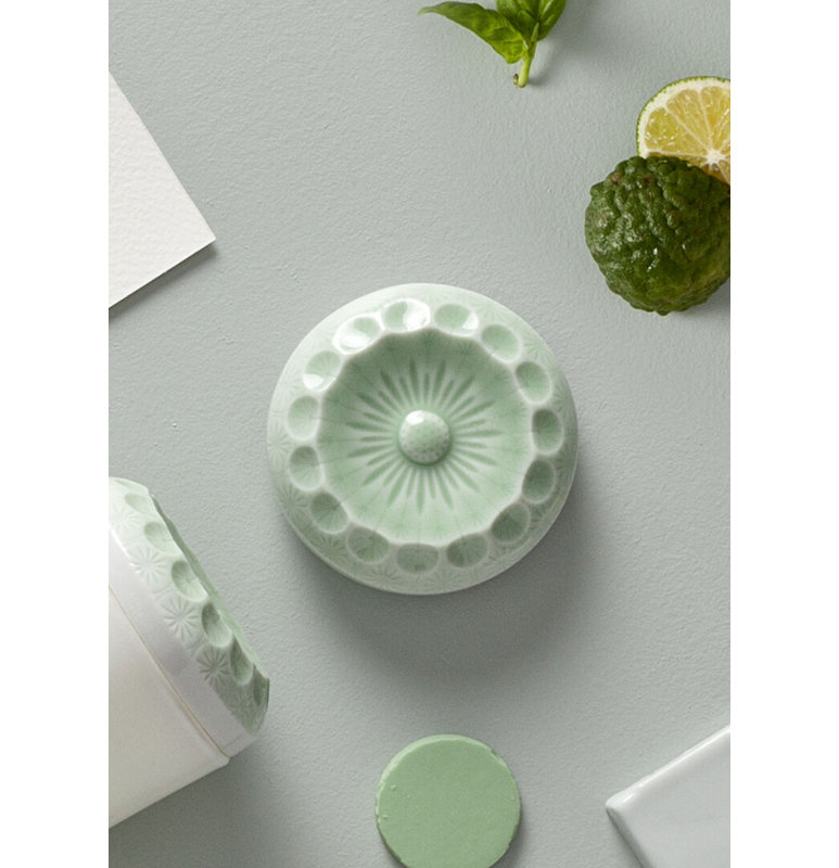 Meadow Breeze Porcelain Lid Scented White Candle 45hr