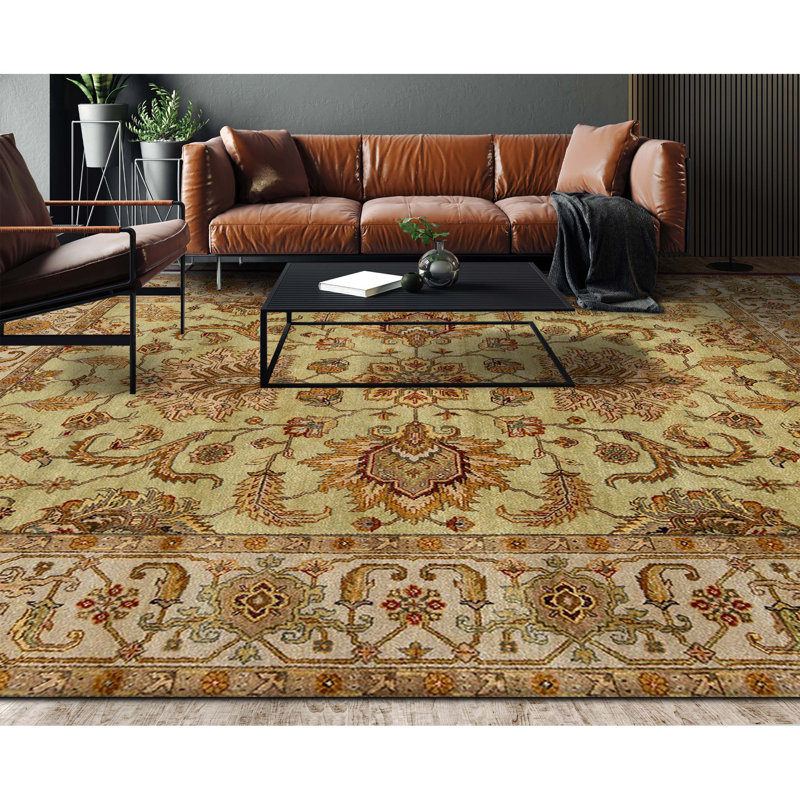 Tapis vert clair et ivoire noué à la main de haute qualité