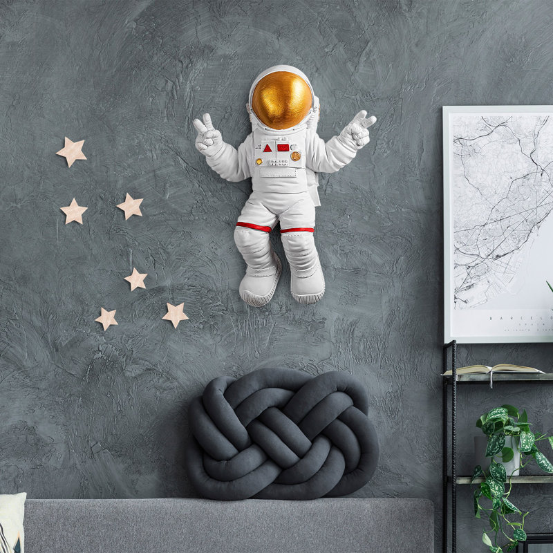 Accessoire mural élégant Nykeemah, blanc et doré, 13,8 x 18,5 x 3,9 pouces | 100% polyester, léger et durable | Parfait pour la décoration intérieure, le salon ou la chambre à coucher | Pièce décorative élégante pour rehausser tout espace