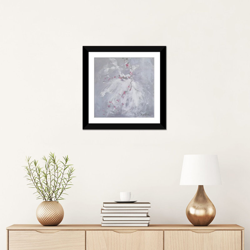 Tutu Mist par Debi Coules - Estampe numérique sur toile tendue avec châssis, Papier d'art encadré noir, Blanc