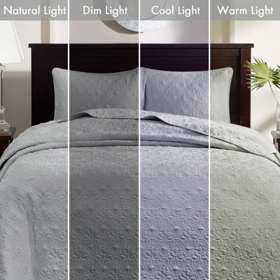 Quebec Grey Reversible 3-Piece Full/Queen Quilt Set