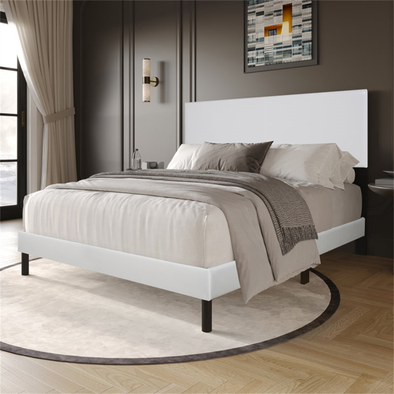 Base de lit plateforme moderne en polyuréthane avec tête de lit à lattes en bois, sans sommier tapissier, fabrication robuste et silencieuse, mobilier de chambre contemporain minimaliste, assemblage facile