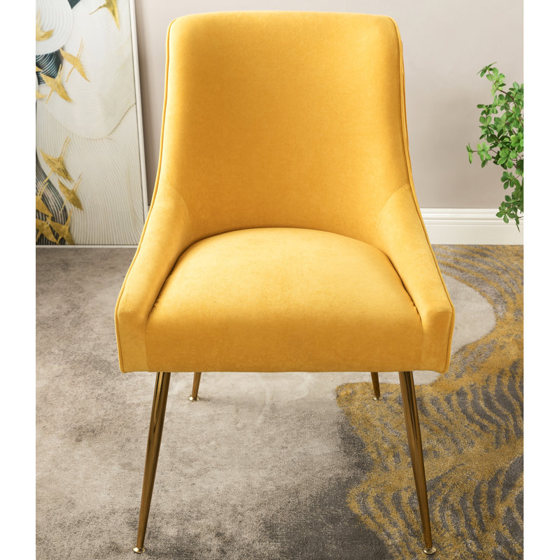 Adiqa Velvet Armchair, Velours jaune moutarde