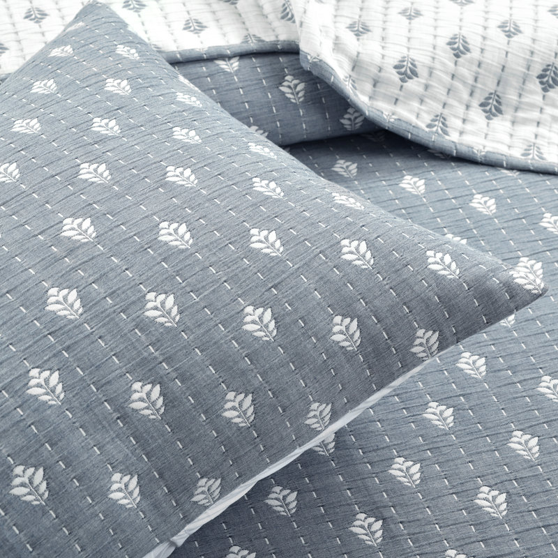 Willards Cotton Jacquard Floral Quilt, Blue, King Quilt + 2 King Shams