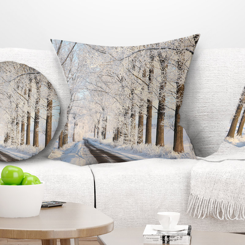 Magnifique couloir d’hiver au matin, 16 po x 1 po, Coussin décoratif