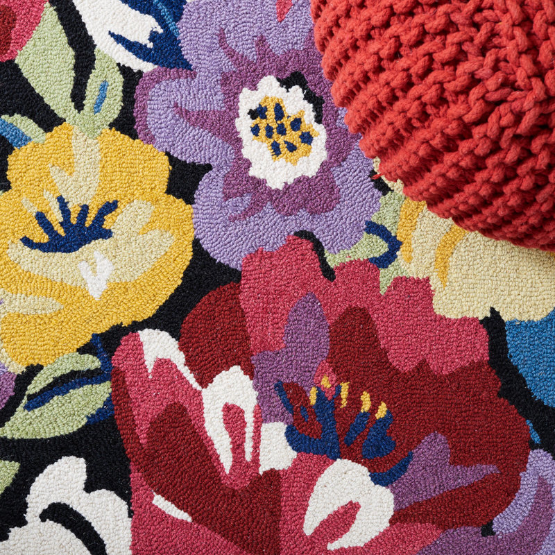 Chelsea Hand Tufted Wool/Cotton Floral Rug in Black/Rose, Oval 4' x 6'