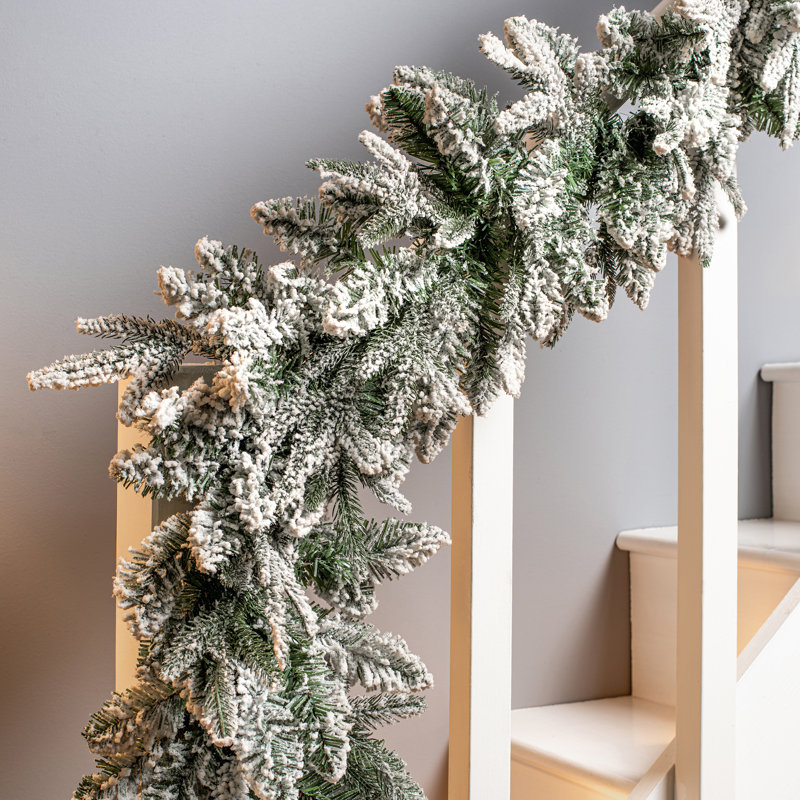 1.8m Snowy Lapland Garland