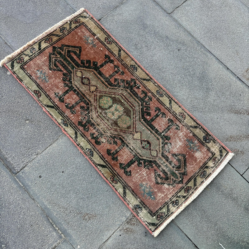 Traditional Anatolian Rug Featuring Captivating Geometric Patterns for a Chic Bohemian Home Decor