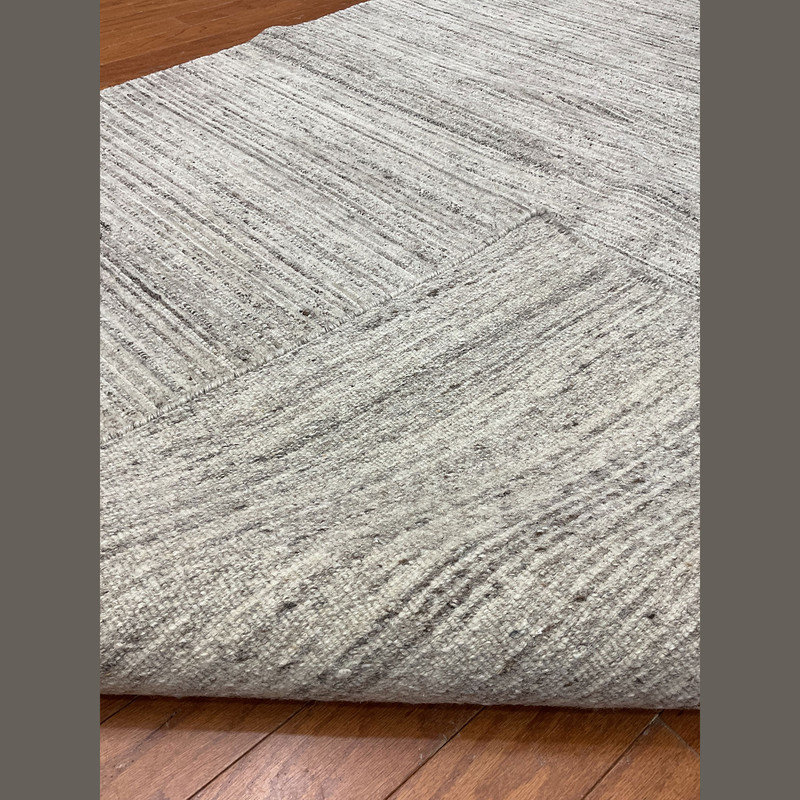 Tapis gris / blanc en laine noué à la main 5 pi 1 po x 7 pi 2 po