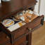 Armoire d'appoint en noyer massif