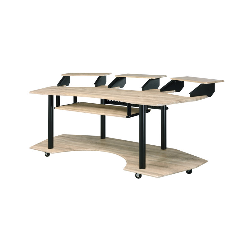 Bureau 83 po Eleazar, Naturel