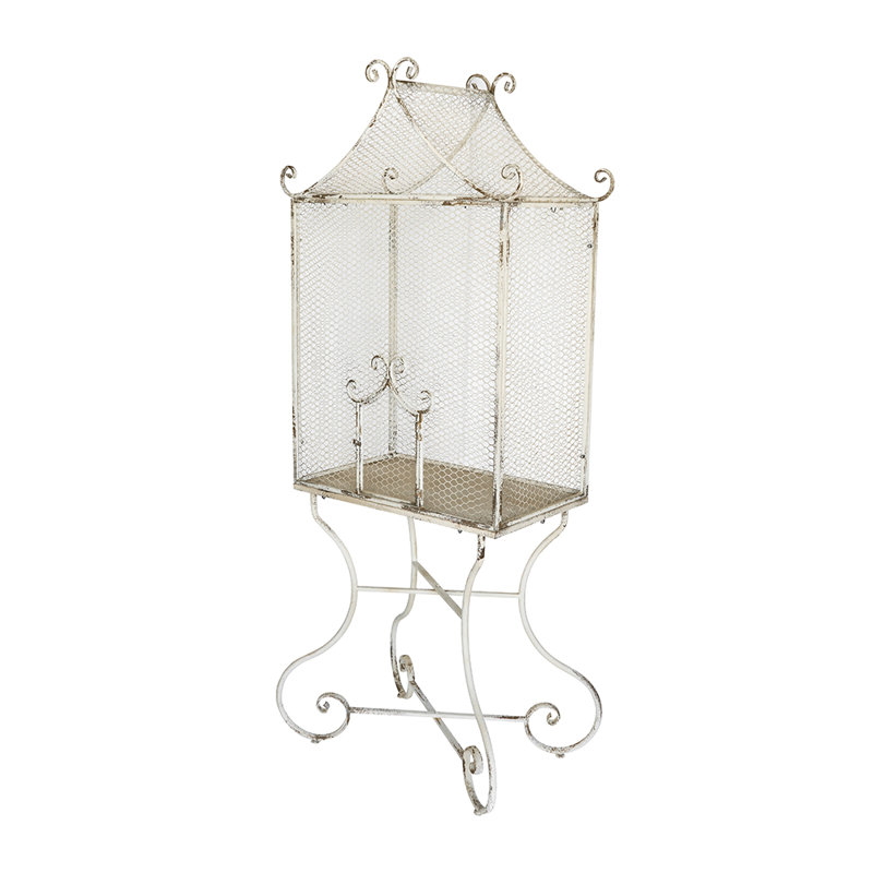 Serre 27,5 x 15 x 67 po en fer blanc vieilli avec base ornée de volutes