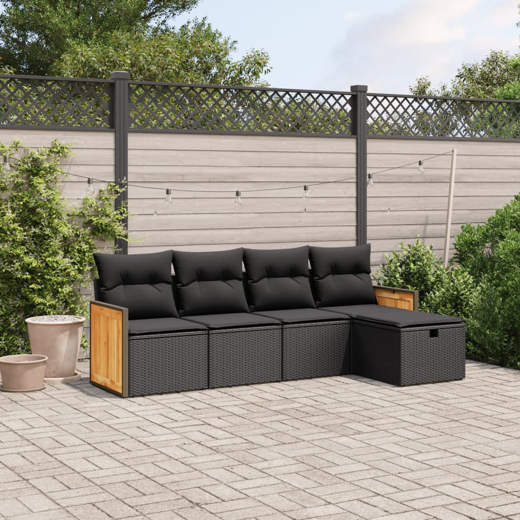 Gartensofa mit Kissen