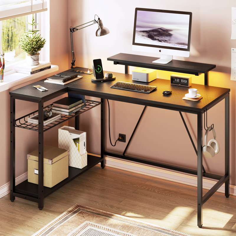 Bureau d'ordinateur en L de 48 po avec prise de courant Nedyo, bureau de jeu à DEL avec tablettes, Noir, noir, noir, noir