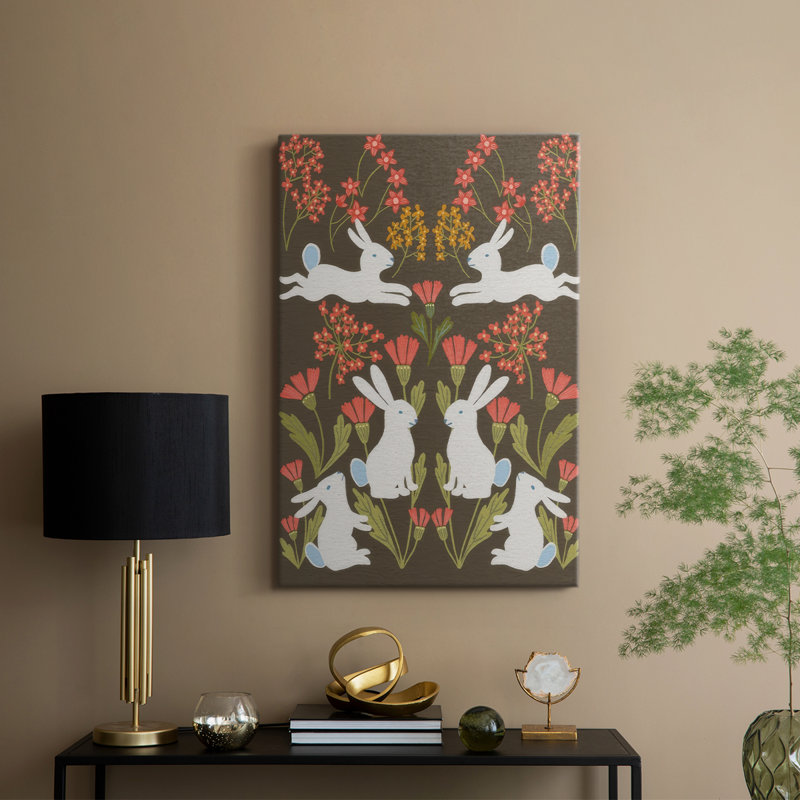 Folk Flower and Rabbit II - galerie sur mesure, H 18 po x l 12 po