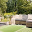 Tapis intérieur / extérieur olive / naturel tissé à plat à la main Arneshia-20793976
