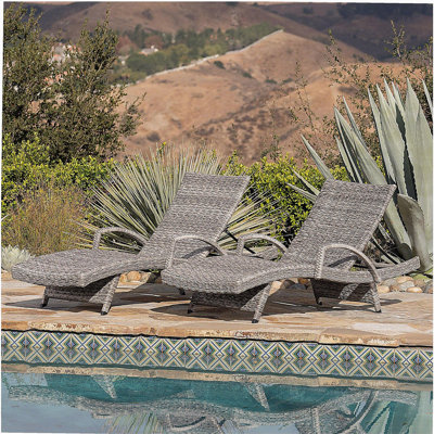 Chaise longue en osier crème