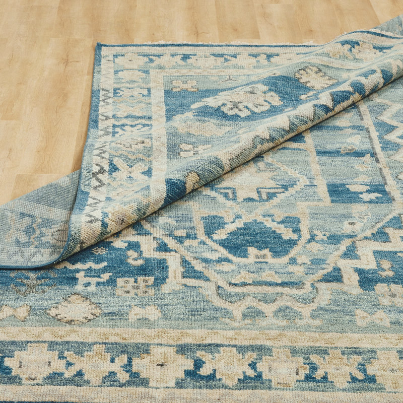 Amaris Azure Medallion Hand-Knotted Wool Area Rug, Rectangle 6' x 9'