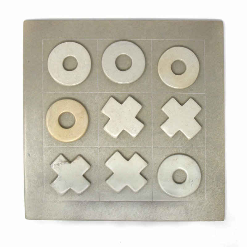 Ensemble de jeu de tic-tac-toe sculpté à la main
