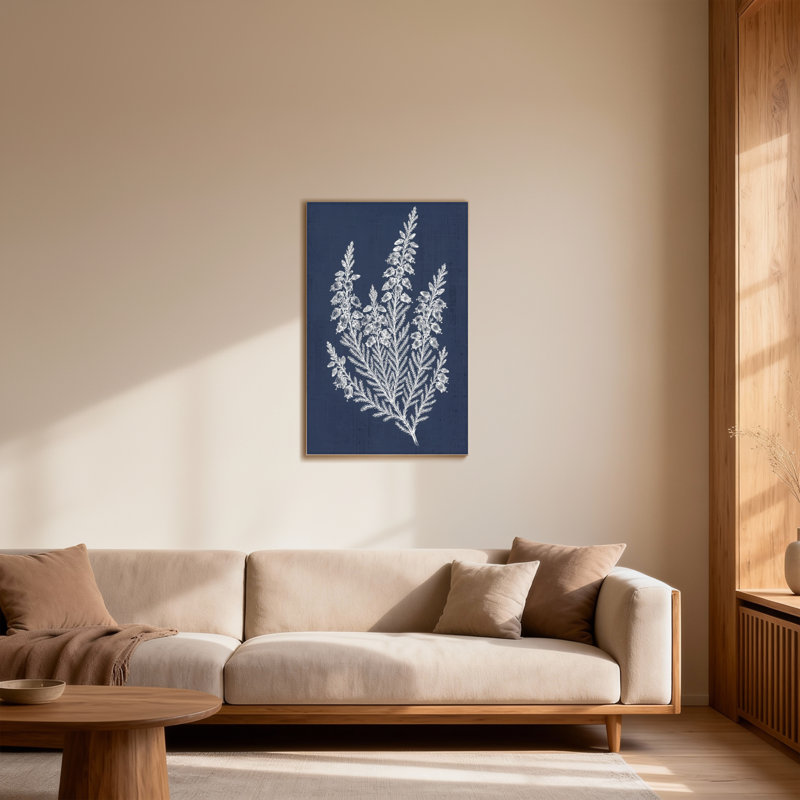 Plantes et fleurs, motif floral blanc sur fond bleu marine, H 48 po x l 32 po