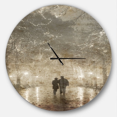 Horloge murale Swigart Farmhouse Designart