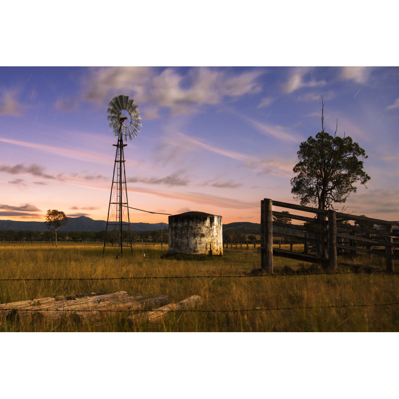 «Windmill in the Countryside» par Robertdowner - Photographie sur toile tendue, H 12 po x l 18 po
