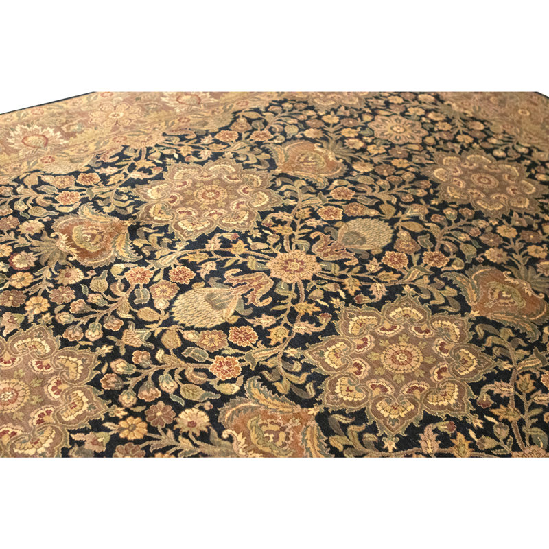 Tapis noir et rose noué à la main de haute qualité