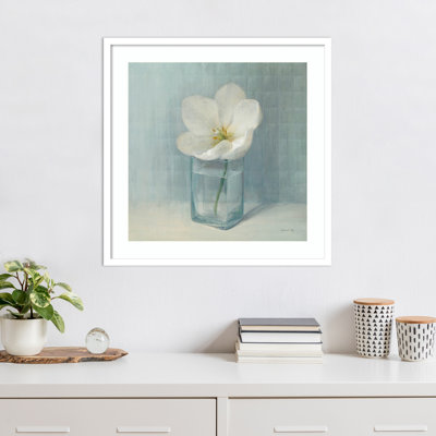 Reproduction d'art encadrée de tulipe blanche simple par Danhui Nai