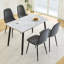 Ensemble de table et de chaises. Table à manger rectangulaire moderne, pouvant accueillir de 4 à 6 personnes. Comptoir en verre trempé blanc + panneau de fibres à densité moyenne inférieur, assorti à 4 chaises de salle à manger en lin et coton gris foncé avec pieds en métal.
