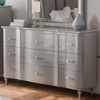 Seabliss 9 - Drawer Dresser