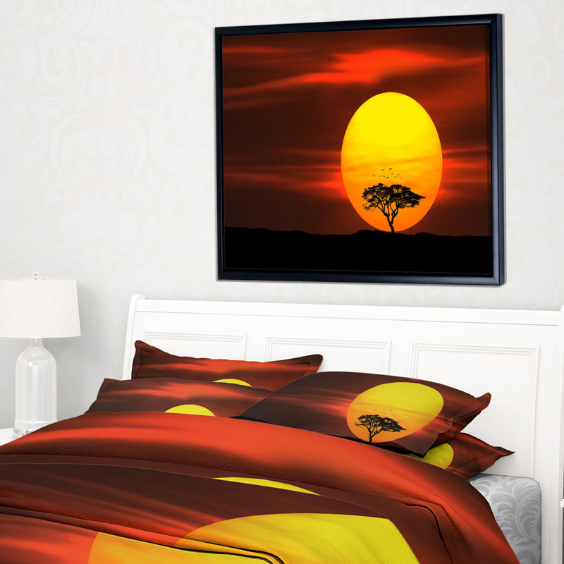 «Lonely Tree with Birds at Sunset», art graphique, H 30 po x l 40 po x P 1,5 po, Toile avec cadre flottant