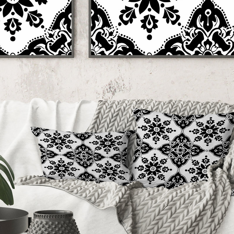 Imprimé mosaïque noir et blanc III - Coussin décoratif traditionnel, H 16 po x l 16 po