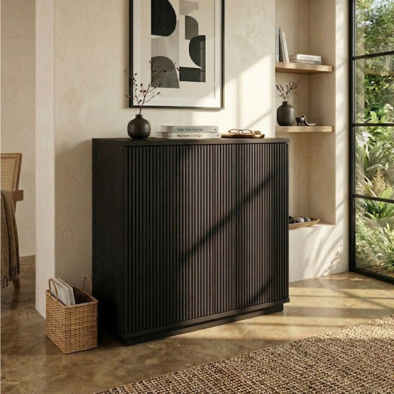 Meuble de rangement VEIL à 2 portes, meuble d'appoint en bois massif avec portes cannelées verticales, système de rangement modulaire, meuble extensible pour salon et meuble télé, montage facile, noir brûlé