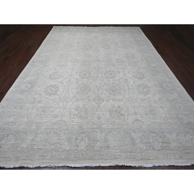 Tapis oriental blanc perle 9 pi 10 po x 13 pi 6 po, motif délavé avec motif de feuilles partout, 100% laine nouée à la main, colorants végétaux