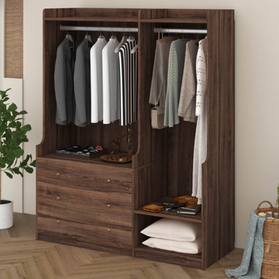 Garde-robe ouverte en bois avec tiroirs et tablettes