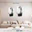Coq Brampt regardant en noir et blanc-108617655