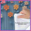 Édredon orange, fleurs bleues-126342684