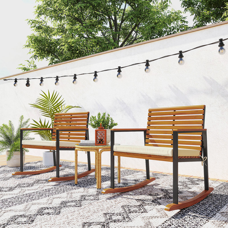 Ensemble de 2 chaises berçantes d'extérieur en bois d'acacia avec accoudoirs Outsunny, coussin, blanc crème