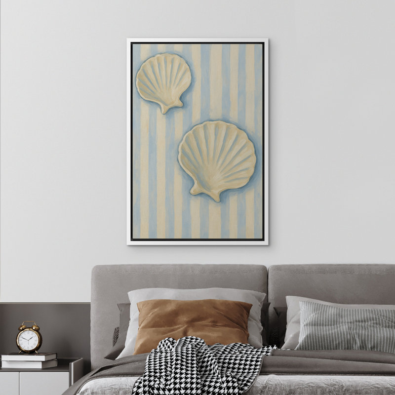 «Coastal Seashells» sur fond rayé Nautical Beach Decor - reproduction d'art sur toile encadrée, H 24 po x l 16 po, Blanc