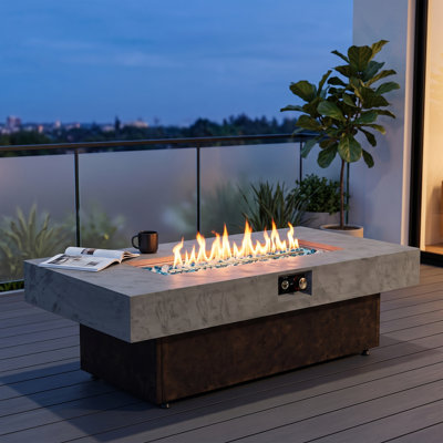 Table de foyer d'extérieur au propane rectangulaire 56 x 23 pouces avec couvercle imperméable et pieds réglables, 50000 BTU