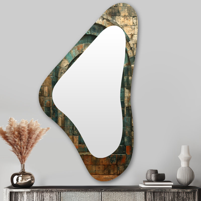 Porte rustique bleue en façade de pierre ancienne - grand miroir asymétrique de porte de ferme, décor de miroir mural unique de forme traditionnelle, art en métal imprimé
