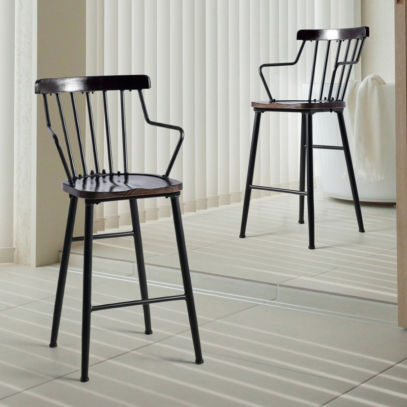 Tabouret en bois massif Brilyn, Tabouret de comptoir (siège d'une hauteur de 25,9