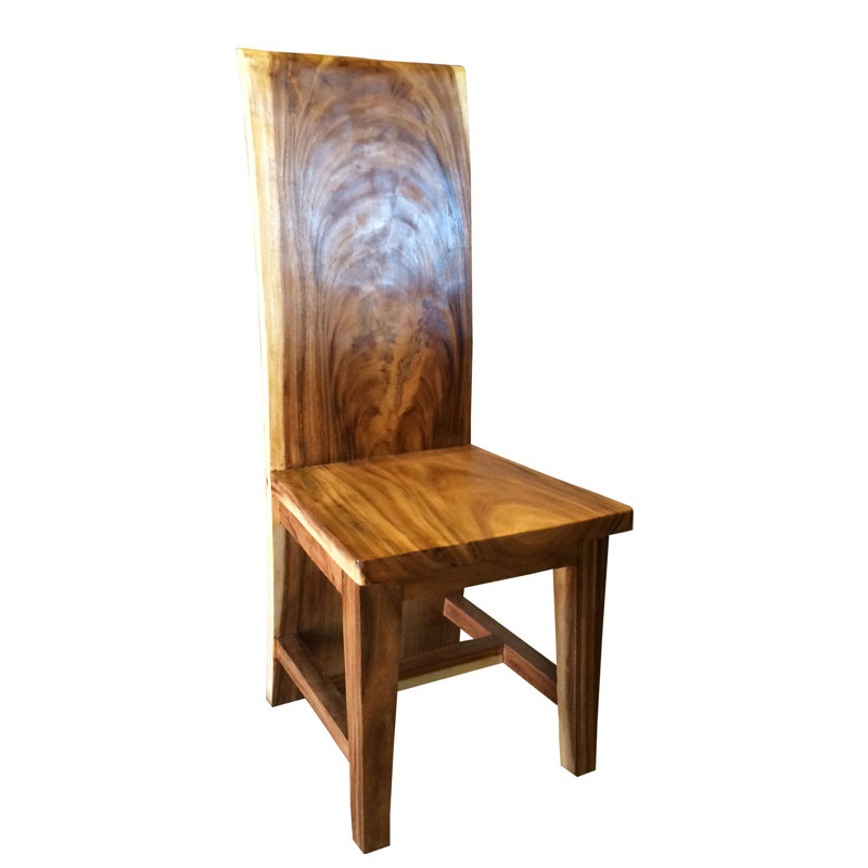Chaise en bois massif