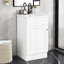 Meuble-lavabo blanc de 18 po avec lavabo. Fabrication. Lavabo à finition en céramique. Tablette de porte et tablette réglable. Conception moderne. Nettoyage-121054691