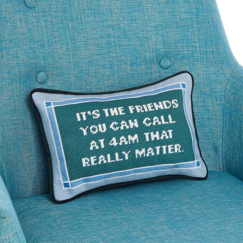 Coussin décoratif en polyester 12 po x 8 po It's The Friends You Can Call Needlepoint
