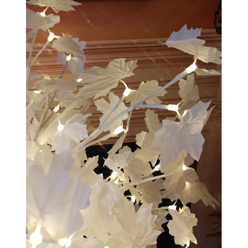 Feuilles avec lumières DEL et érable